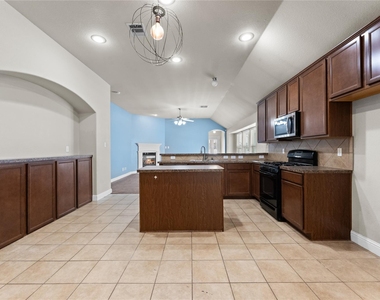 1218 Chattahoochee Drive - Photo Thumbnail 4
