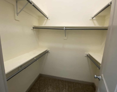3601 Valley Vista Drive - Photo Thumbnail 6
