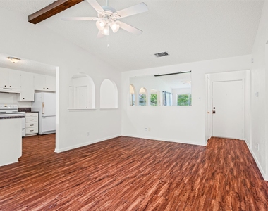 236 E Cunningham Avenue - Photo Thumbnail 2