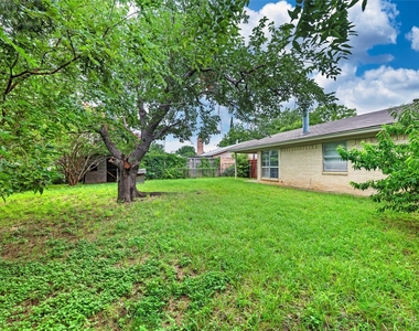236 E Cunningham Avenue - Photo Thumbnail 13