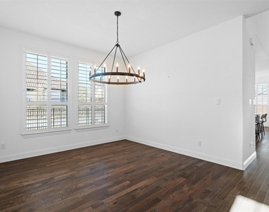 14220 Greenside Drive - Photo Thumbnail 10