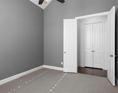 14220 Greenside Drive - Photo Thumbnail 5