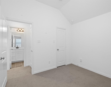 14220 Greenside Drive - Photo Thumbnail 32