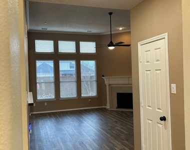 3604 Mason Drive - Photo Thumbnail 2