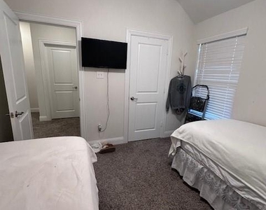 1609 Blakely Place - Photo Thumbnail 25