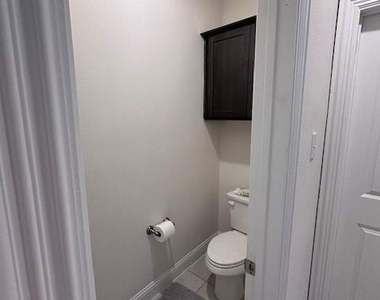 1609 Blakely Place - Photo Thumbnail 7