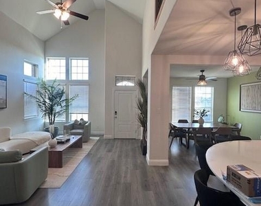 1609 Blakely Place - Photo Thumbnail 4