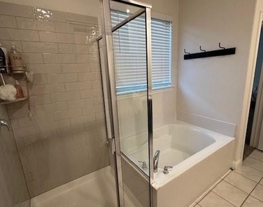 1609 Blakely Place - Photo Thumbnail 12