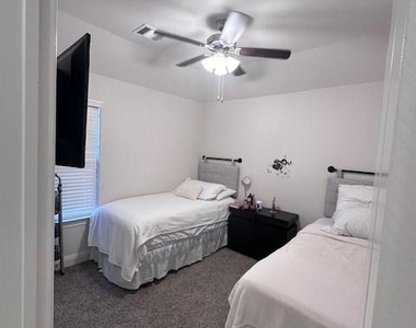 1609 Blakely Place - Photo Thumbnail 26