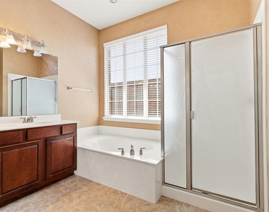 2633 Deer Hollow Drive - Photo Thumbnail 14