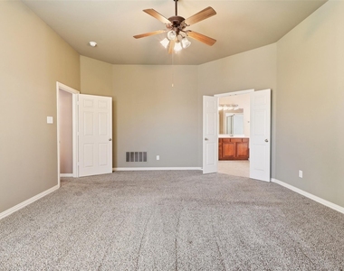 2633 Deer Hollow Drive - Photo Thumbnail 12