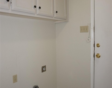 10217 Cool Spring Drive - Photo Thumbnail 18
