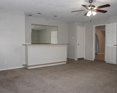 2308 Warwick Court - Photo Thumbnail 8
