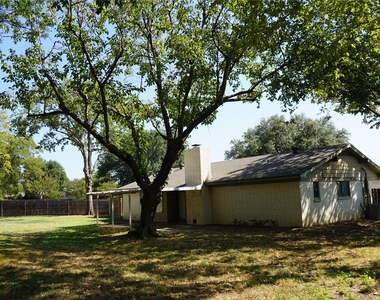 2308 Warwick Court - Photo Thumbnail 19