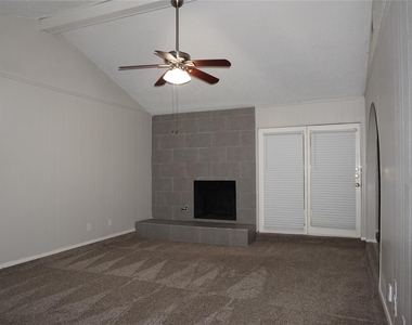 2308 Warwick Court - Photo Thumbnail 1