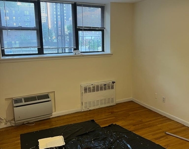 East 36th Street - Photo Thumbnail 2