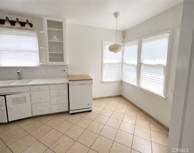 325 W Lemon - Photo Thumbnail 15