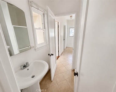 325 W Lemon - Photo Thumbnail 23