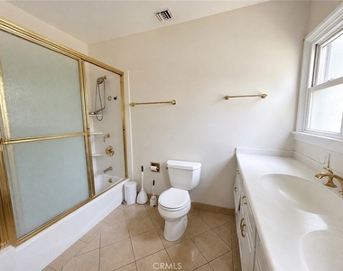 325 W Lemon - Photo Thumbnail 16