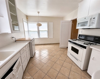 325 W Lemon - Photo Thumbnail 11