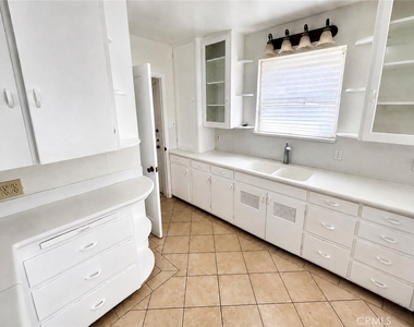 325 W Lemon - Photo Thumbnail 13
