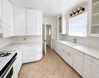 325 W Lemon - Photo Thumbnail 10