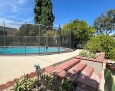 2895 Shakespeare - Photo Thumbnail 17