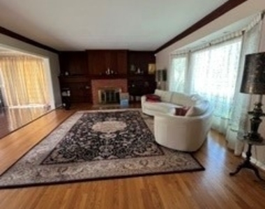 2895 Shakespeare - Photo Thumbnail 2