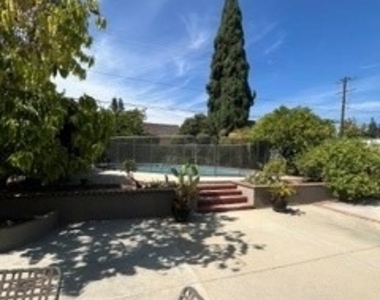 2895 Shakespeare - Photo Thumbnail 16