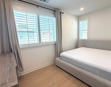 4254 Jasmine Lane - Photo Thumbnail 8