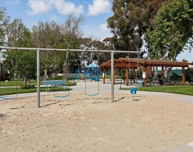 924 Lighthouse Way - Photo Thumbnail 31
