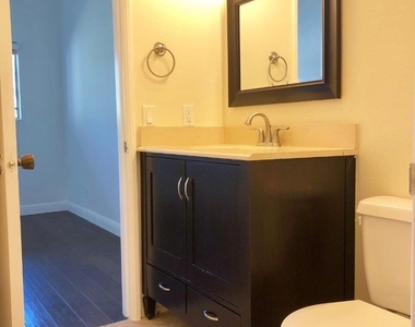 924 Lighthouse Way - Photo Thumbnail 17