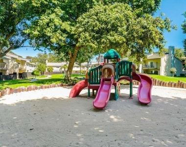 924 Lighthouse Way - Photo Thumbnail 30