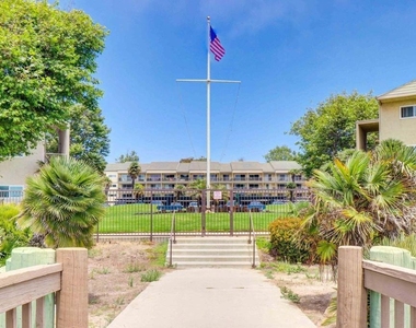 924 Lighthouse Way - Photo Thumbnail 32