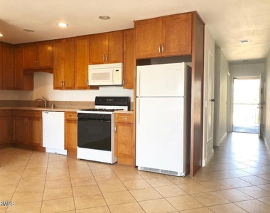 924 Lighthouse Way - Photo Thumbnail 10