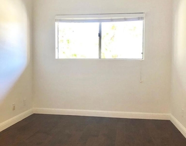 924 Lighthouse Way - Photo Thumbnail 13
