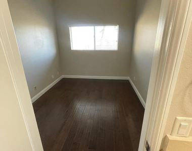 924 Lighthouse Way - Photo Thumbnail 18