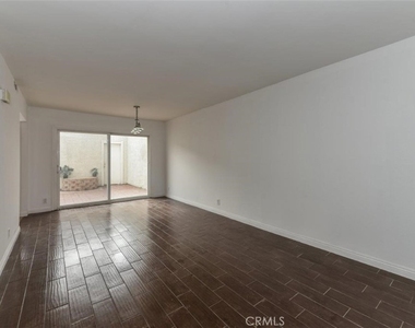 2057 Dacian Street - Photo Thumbnail 4