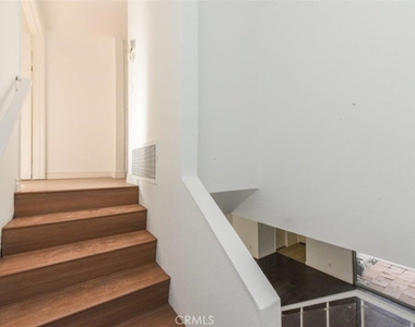 2057 Dacian Street - Photo Thumbnail 12