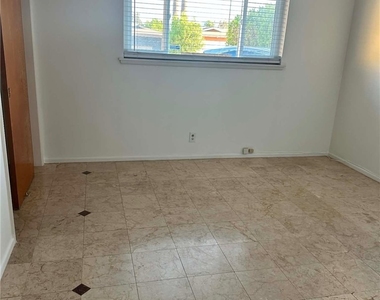 17458 Fontlee Lane - Photo Thumbnail 12