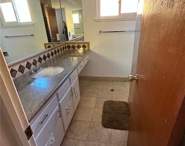 17458 Fontlee Lane - Photo Thumbnail 11