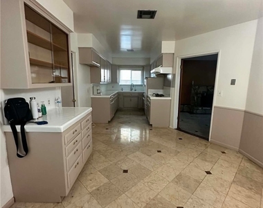 17458 Fontlee Lane - Photo Thumbnail 2