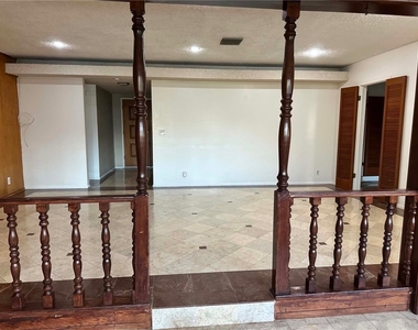 17458 Fontlee Lane - Photo Thumbnail 5
