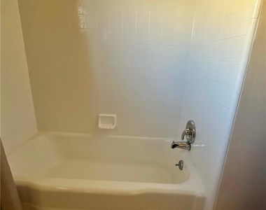 17458 Fontlee Lane - Photo Thumbnail 14