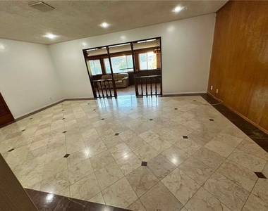 17458 Fontlee Lane - Photo Thumbnail 3