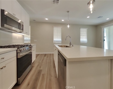 31623 Willowood Way - Photo Thumbnail 3
