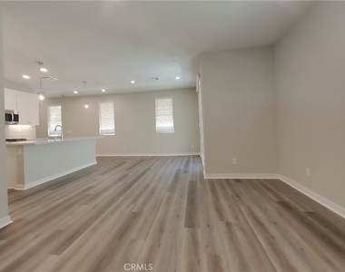 31623 Willowood Way - Photo Thumbnail 2