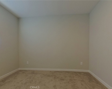 28083 Rosetta Street - Photo Thumbnail 12