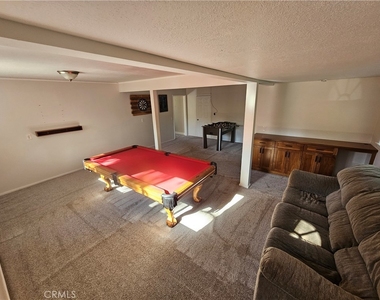 1733 Hillcrest Lane - Photo Thumbnail 13