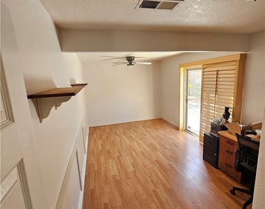1733 Hillcrest Lane - Photo Thumbnail 16